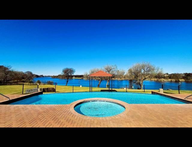 2 BEDROOM APARTMENT FOR SALE IN VANDERBIJLPARK SW 5